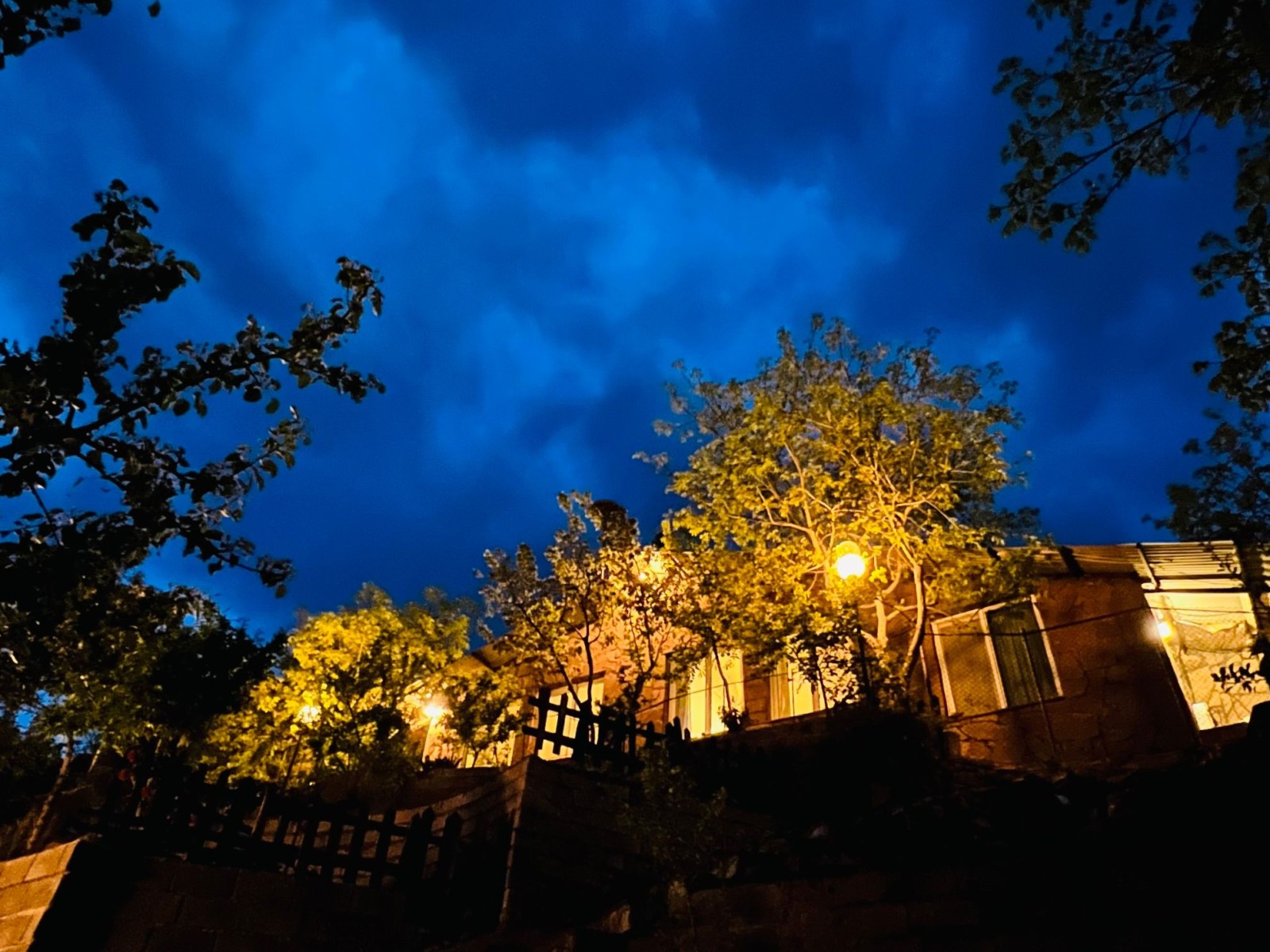 نمای بیرونی ساختمان نمای بیرونی ساختمان