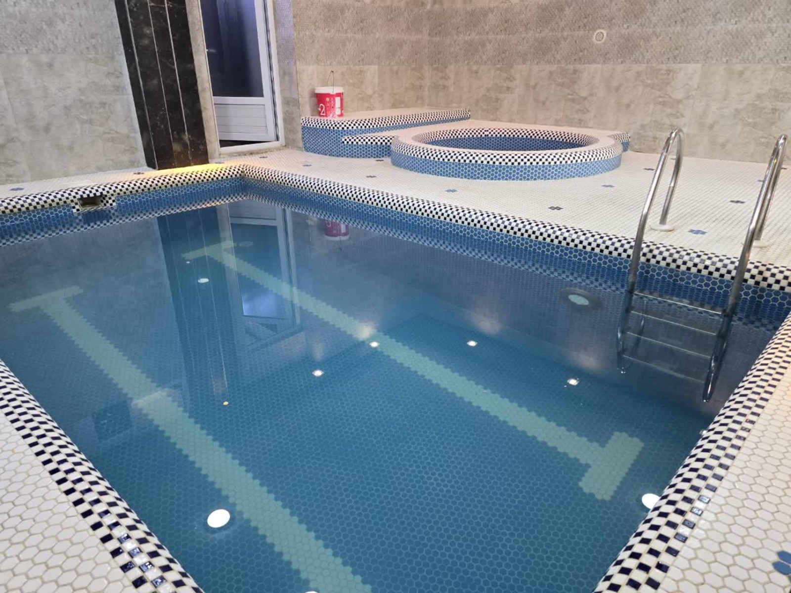 استخر استخر