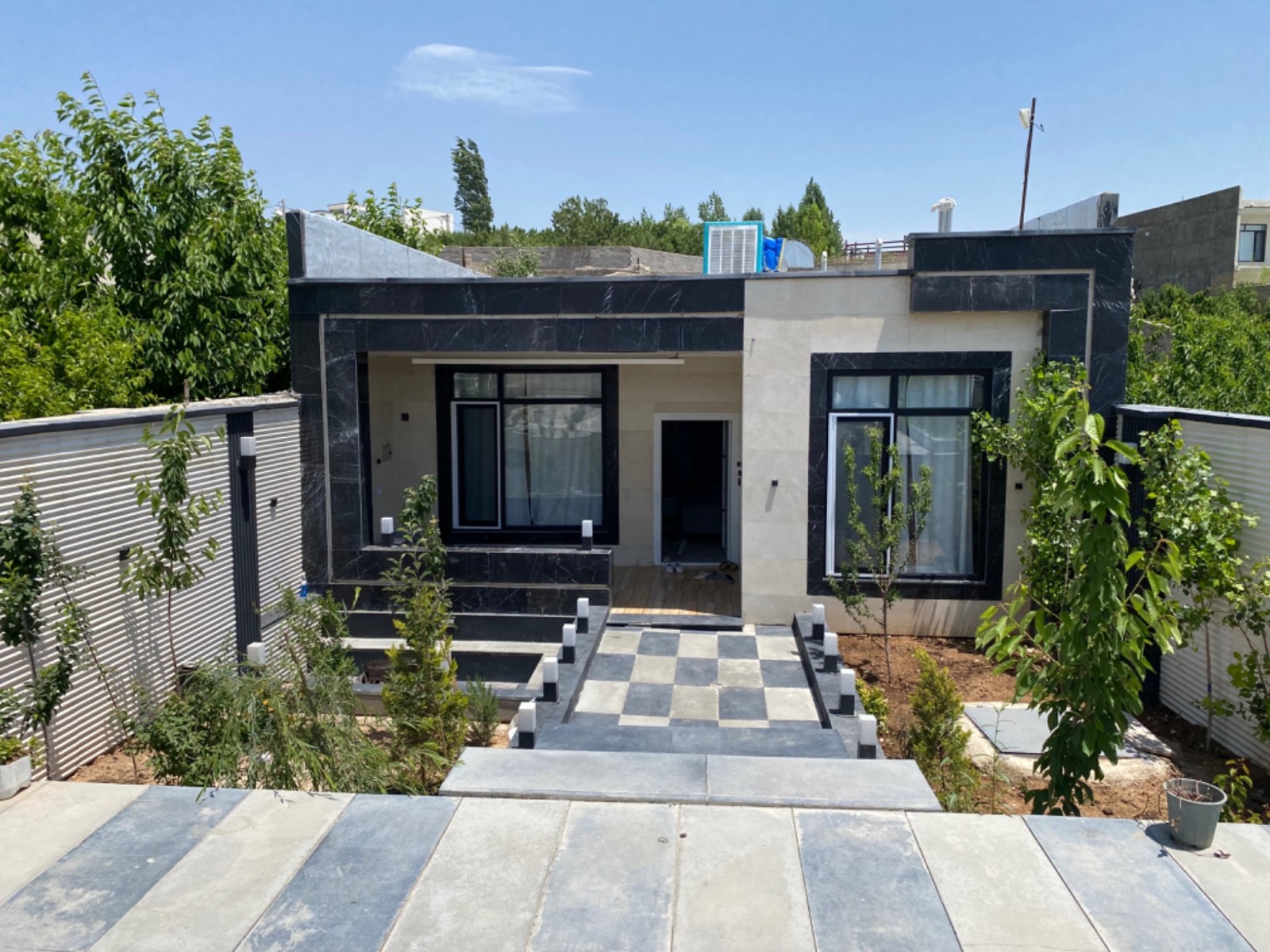 نمای بیرونی ساختمان نمای بیرونی ساختمان