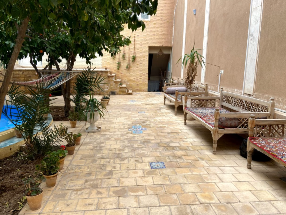 حیاط