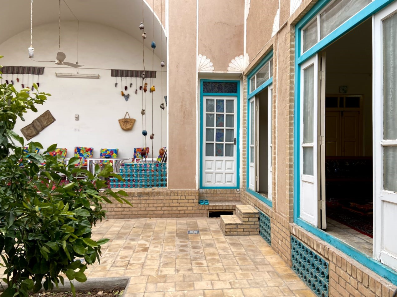 حیاط