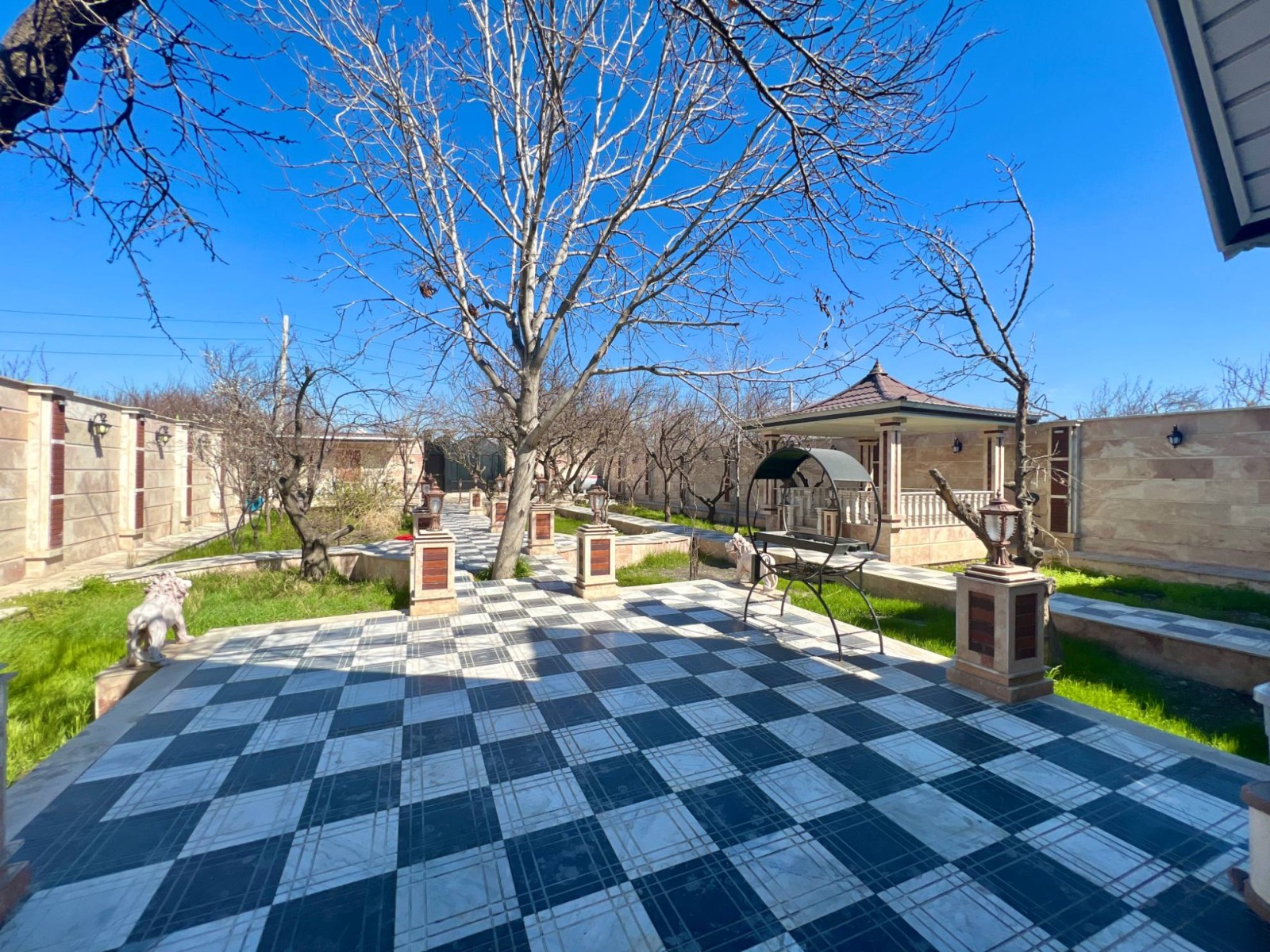 نمای بیرونی ساختمان