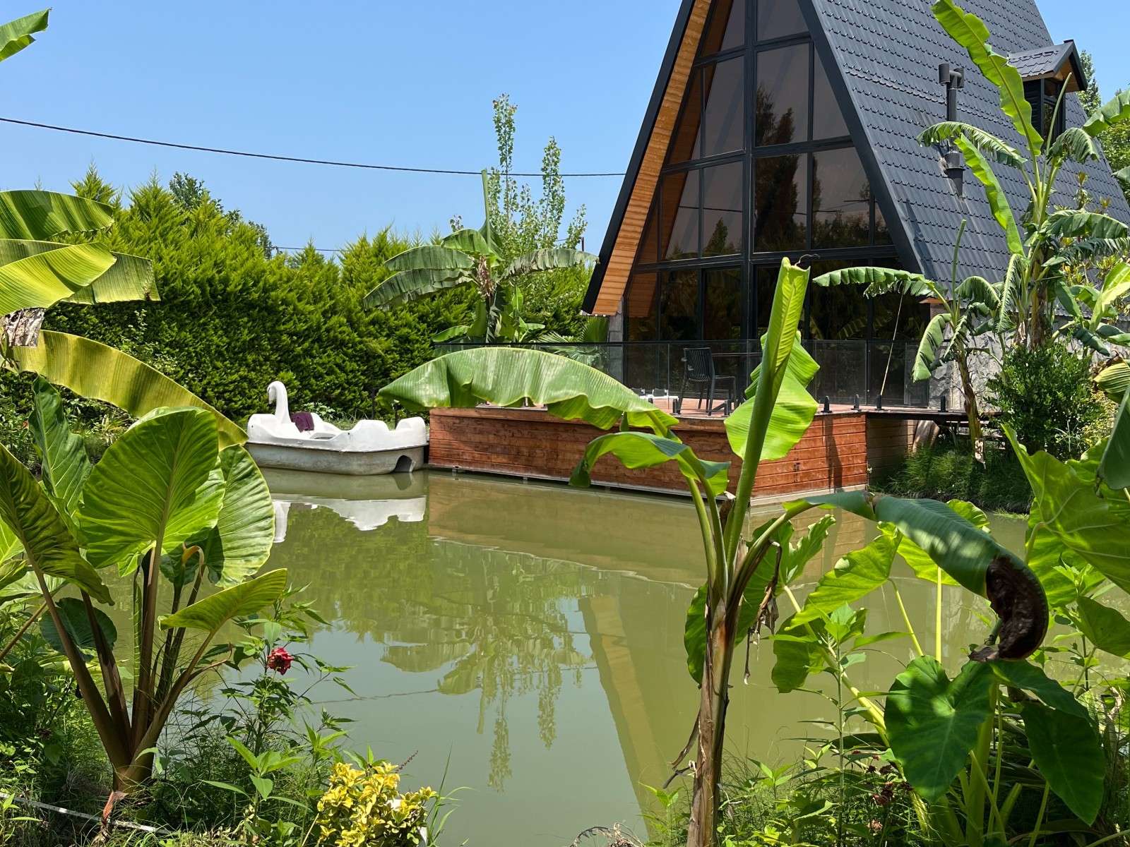 نمای بیرونی کلبه نمای بیرونی کلبه