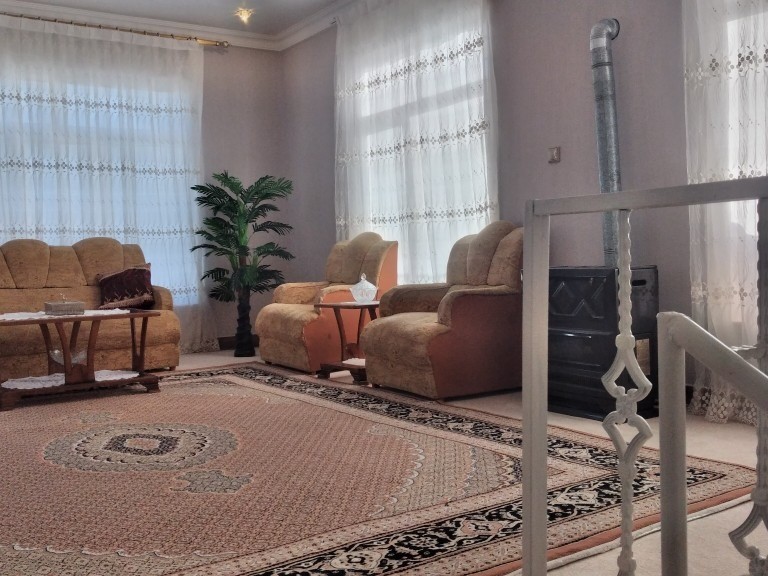 پذیرایی طبقه بالا