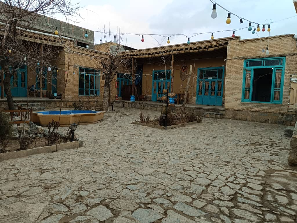 حیاط