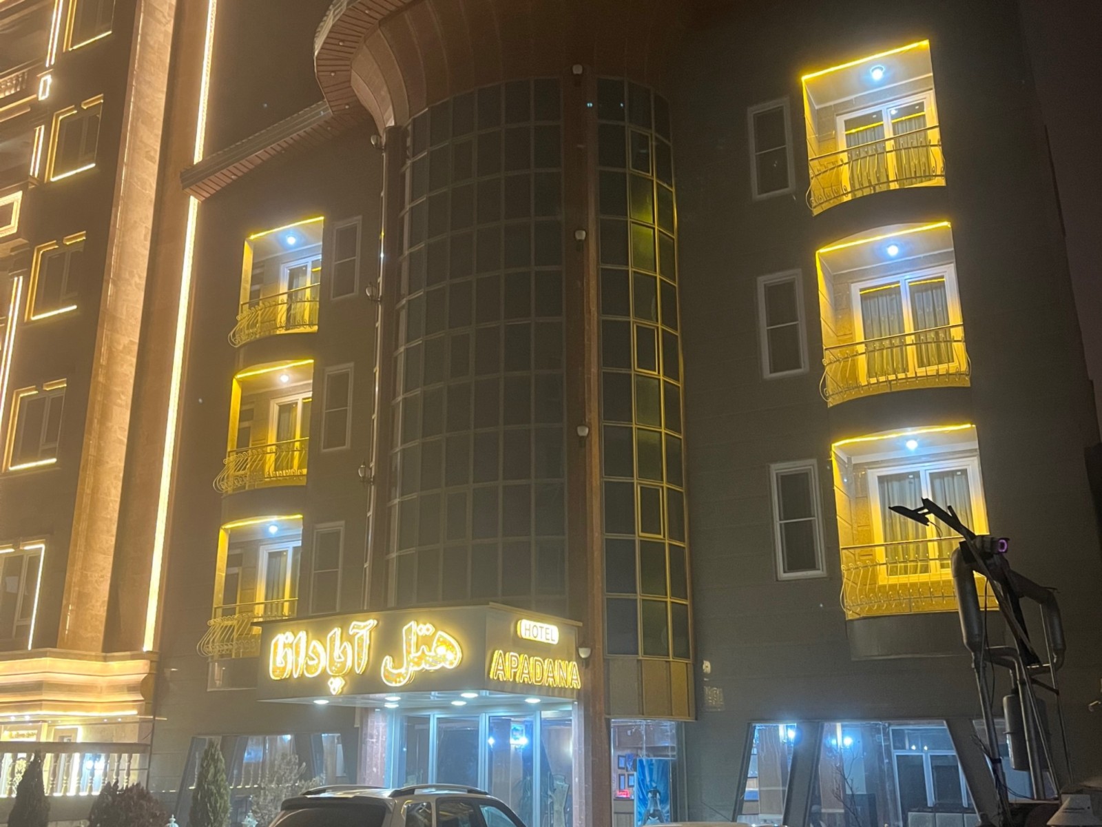 نمای بیرونی ساختمان