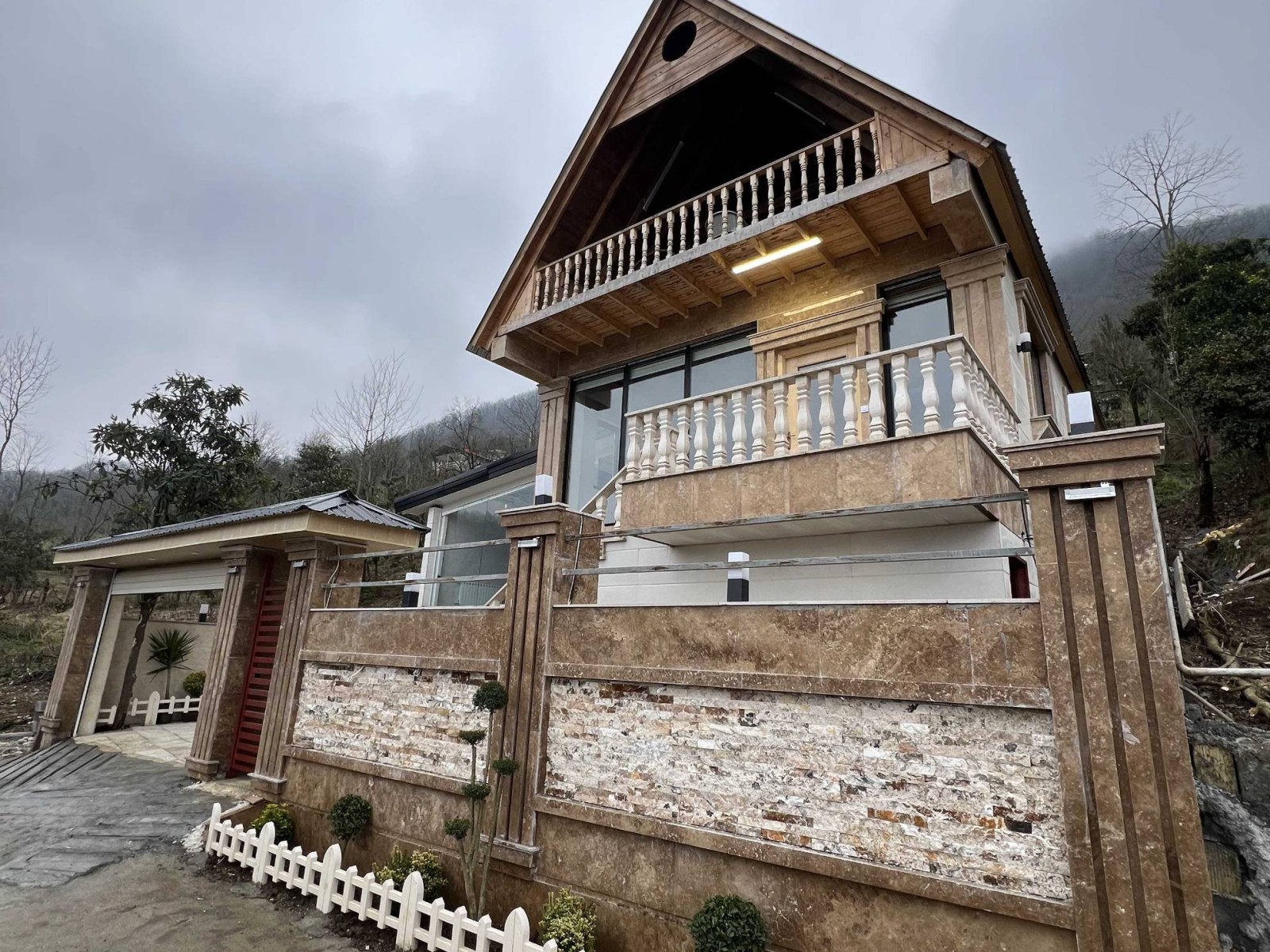 نمای بیرونی ساختمان