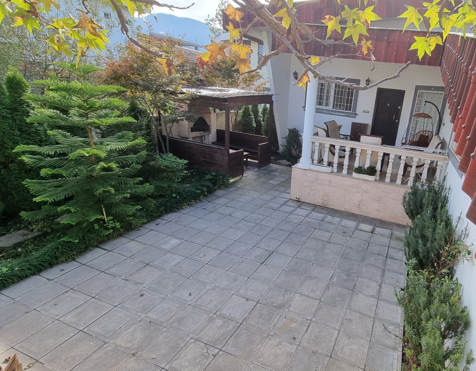 ورودی اقامتگاه ورودی اقامتگاه