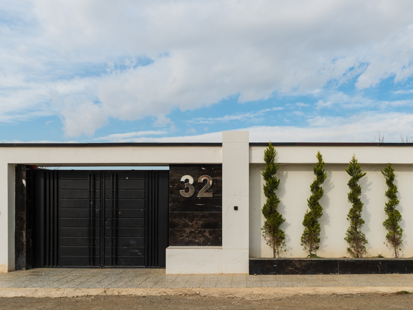 ورودی اقامتگاه ورودی اقامتگاه