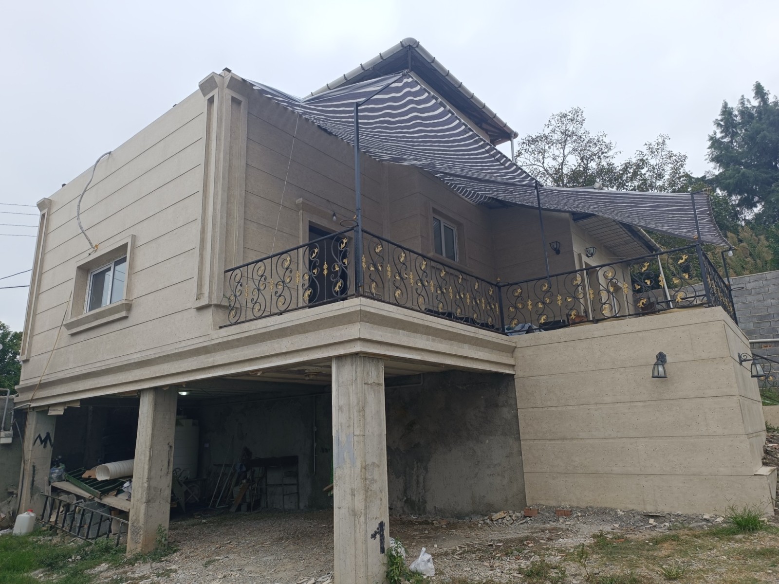 نمای بیرونی ساختمان