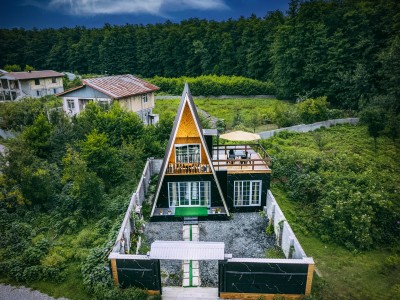 کلبه سویسی سه خواب تراس روبه جنگل