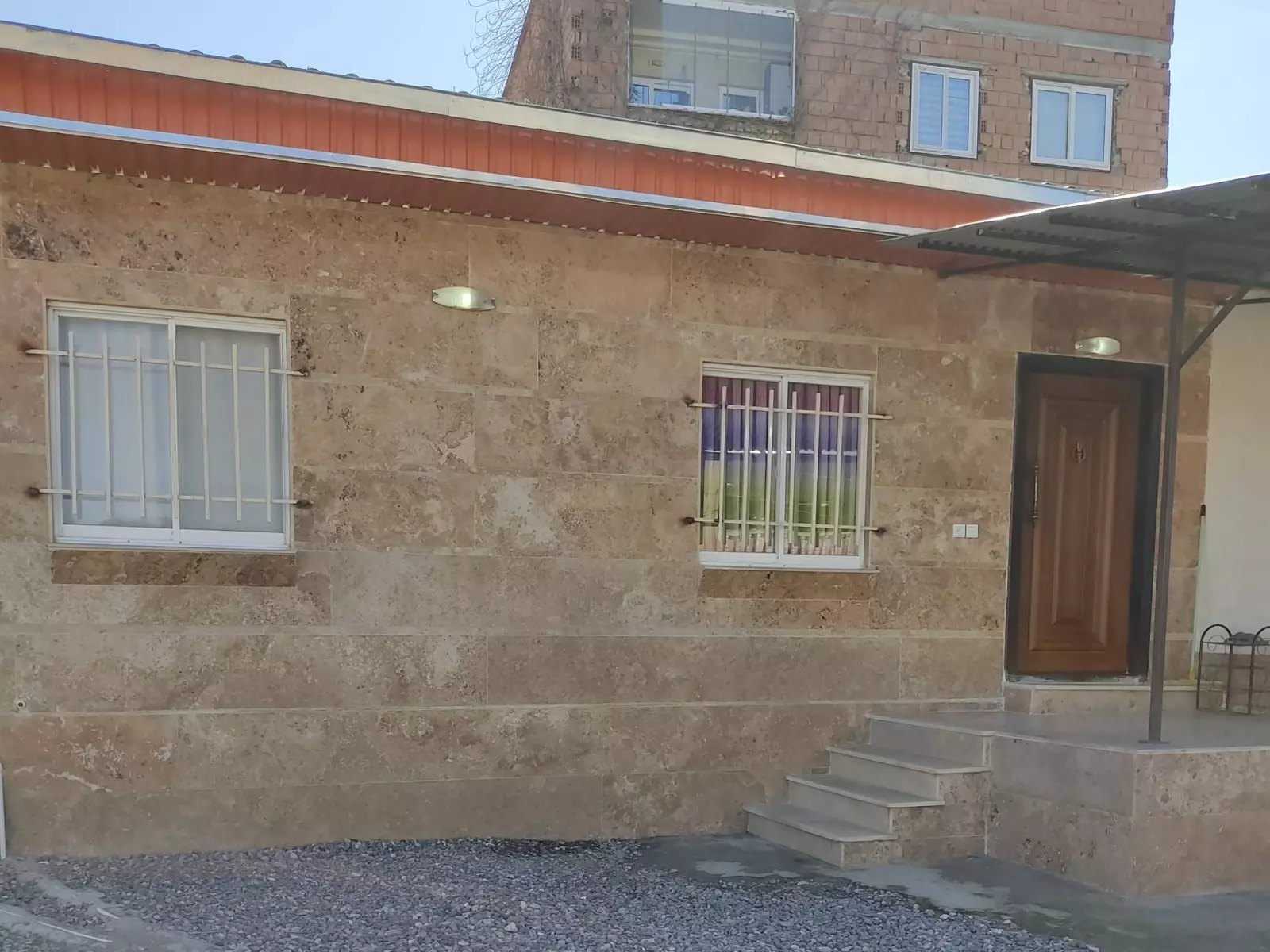 نمای بیرونی ساختمان