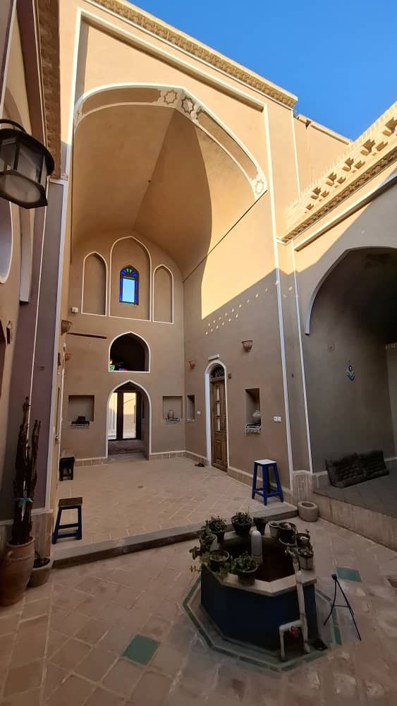 حیاط