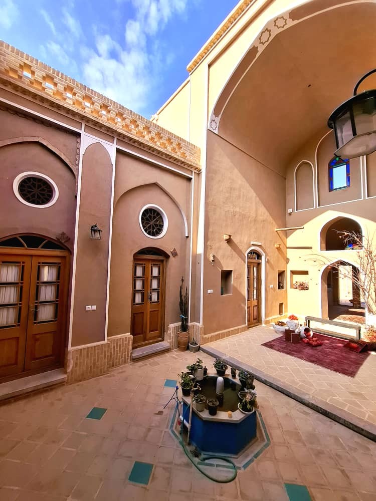 حیاط