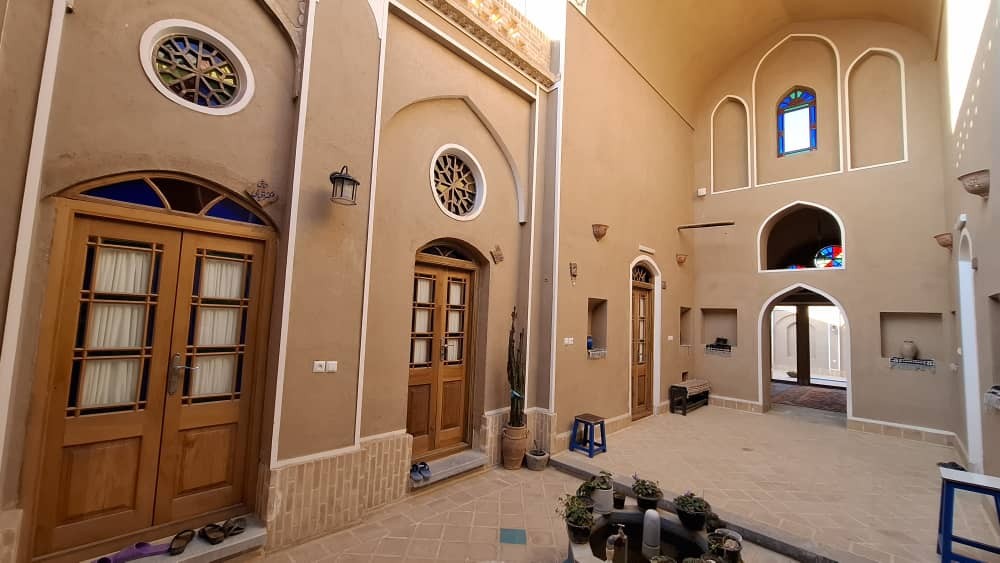 حیاط