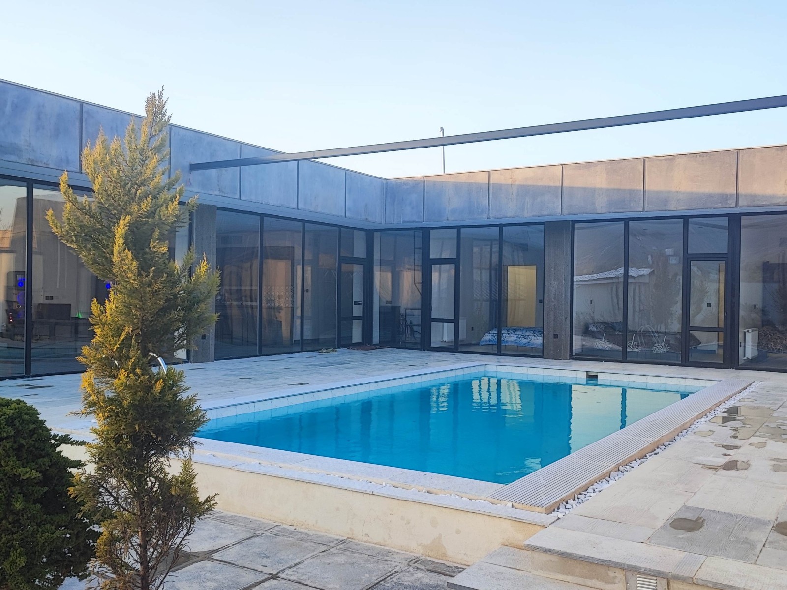 نمای بیرونی ساختمان