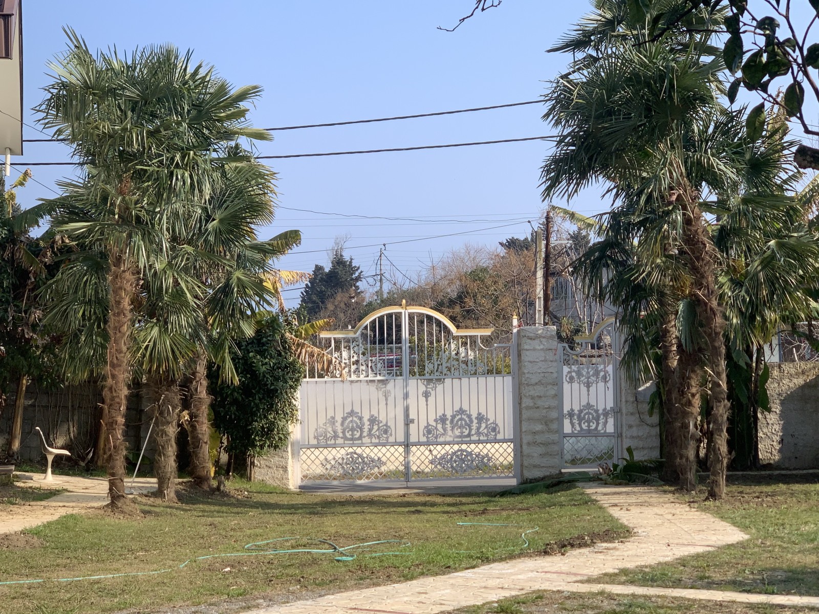 ورودی اقامتگاه ورودی اقامتگاه