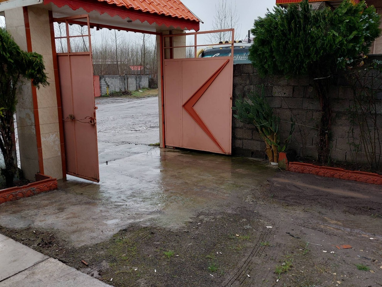 نمای بیرونی ساختمان