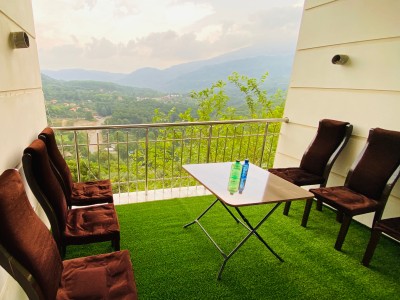دوخوابه نوساز دارای تراسی جنگلی