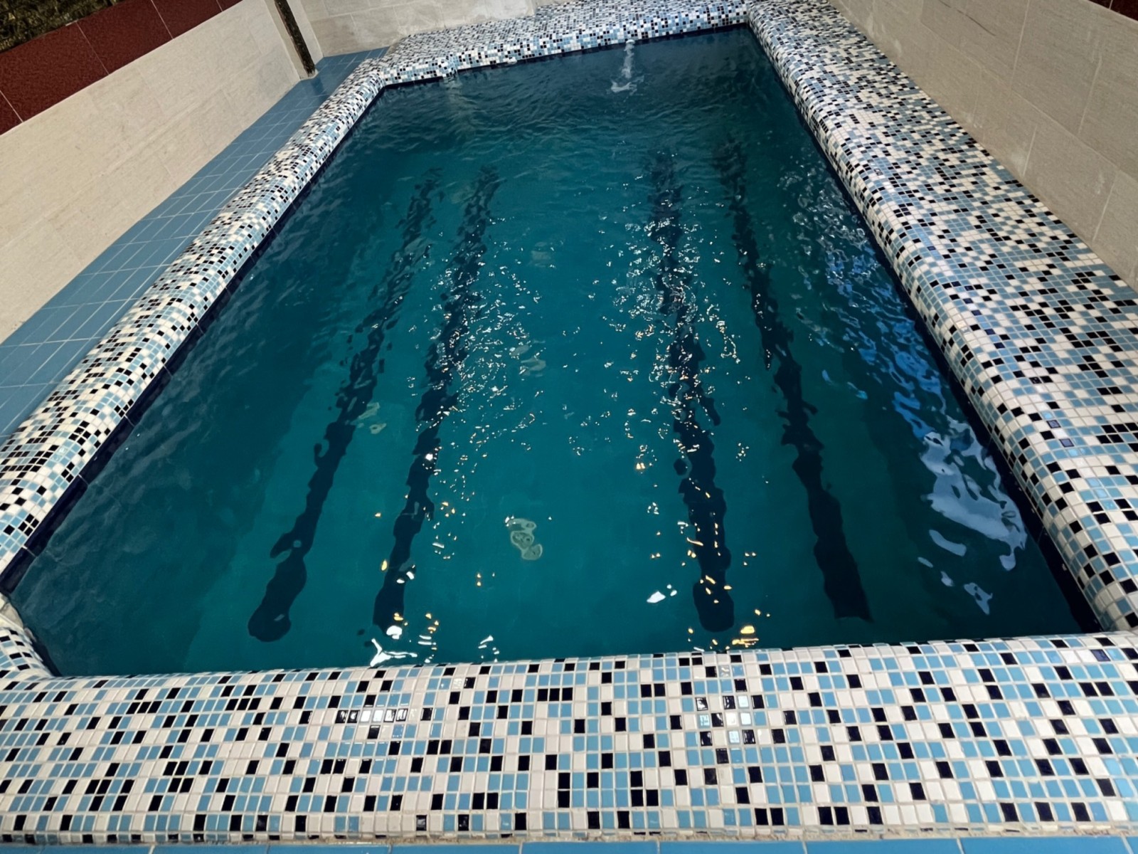 استخر استخر