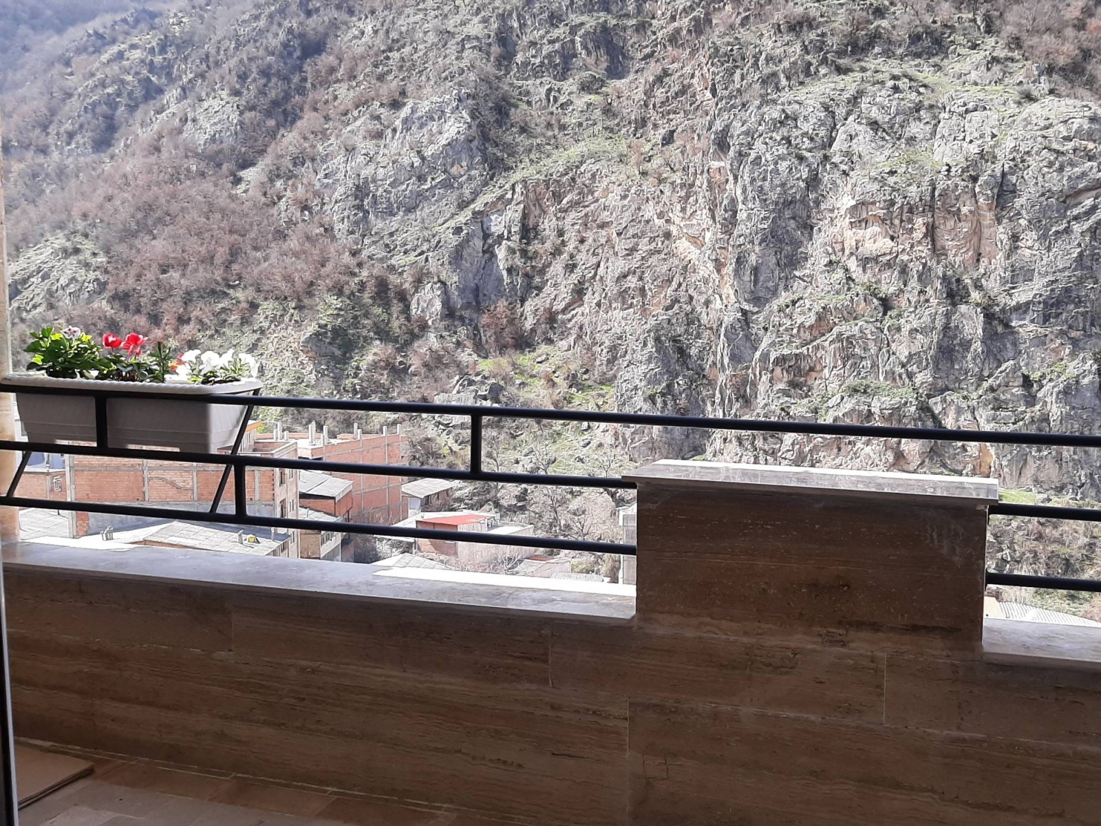 چشم انداز تراس جلو