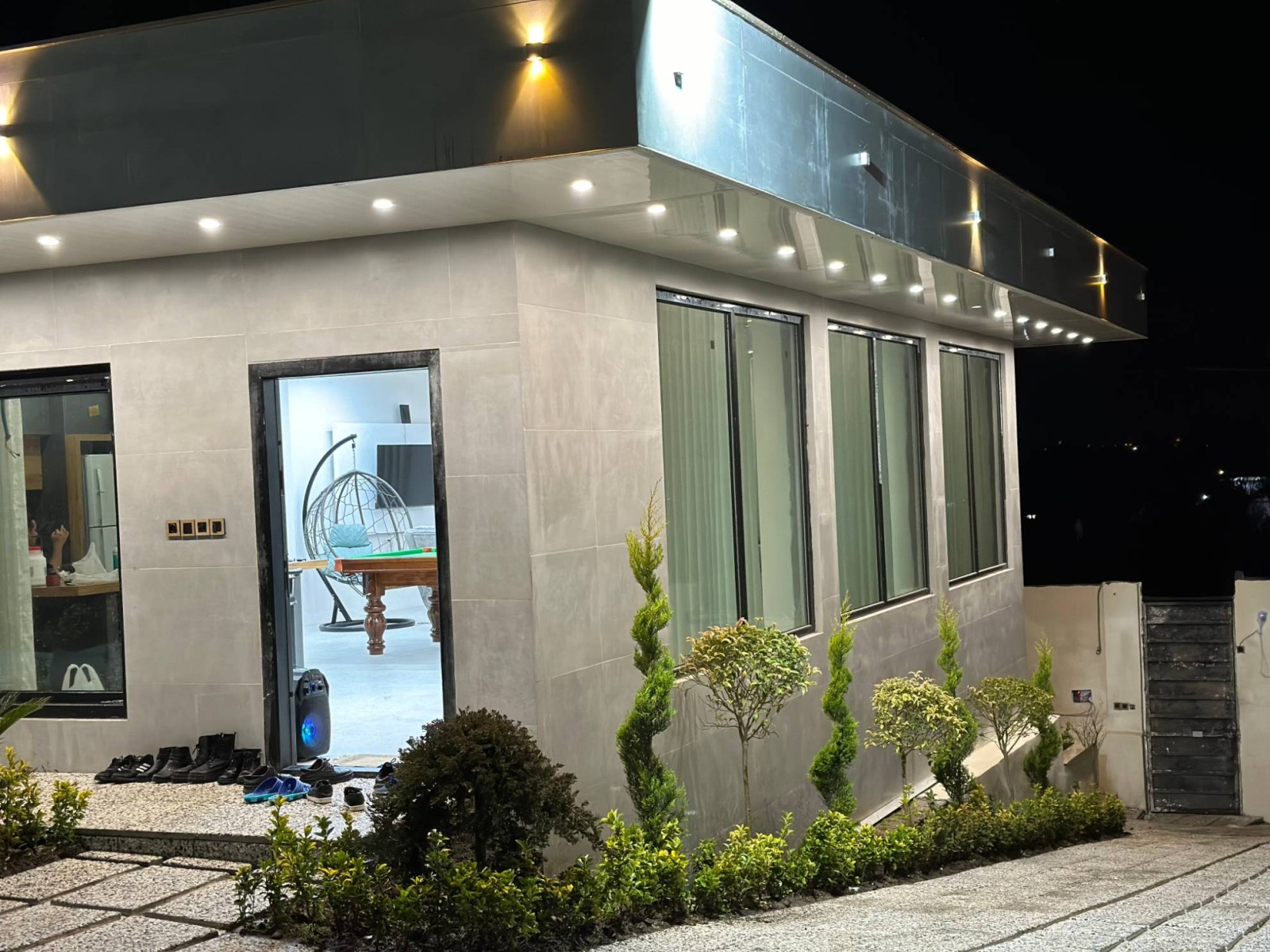 نمای بیرونی ساختمان