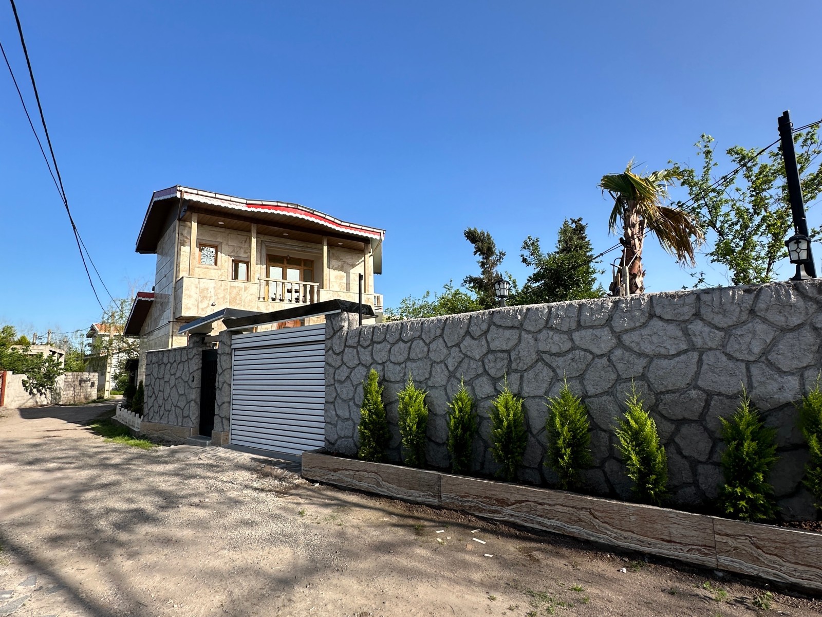 نمای بیرونی ساختمان