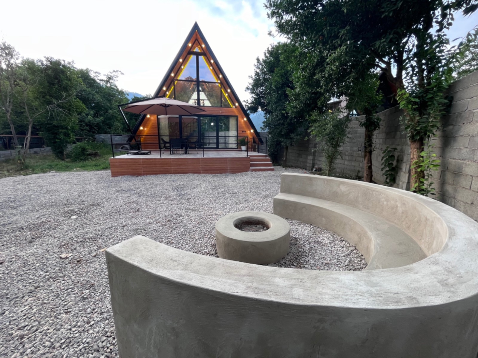 نمای بیرونی ساختمان