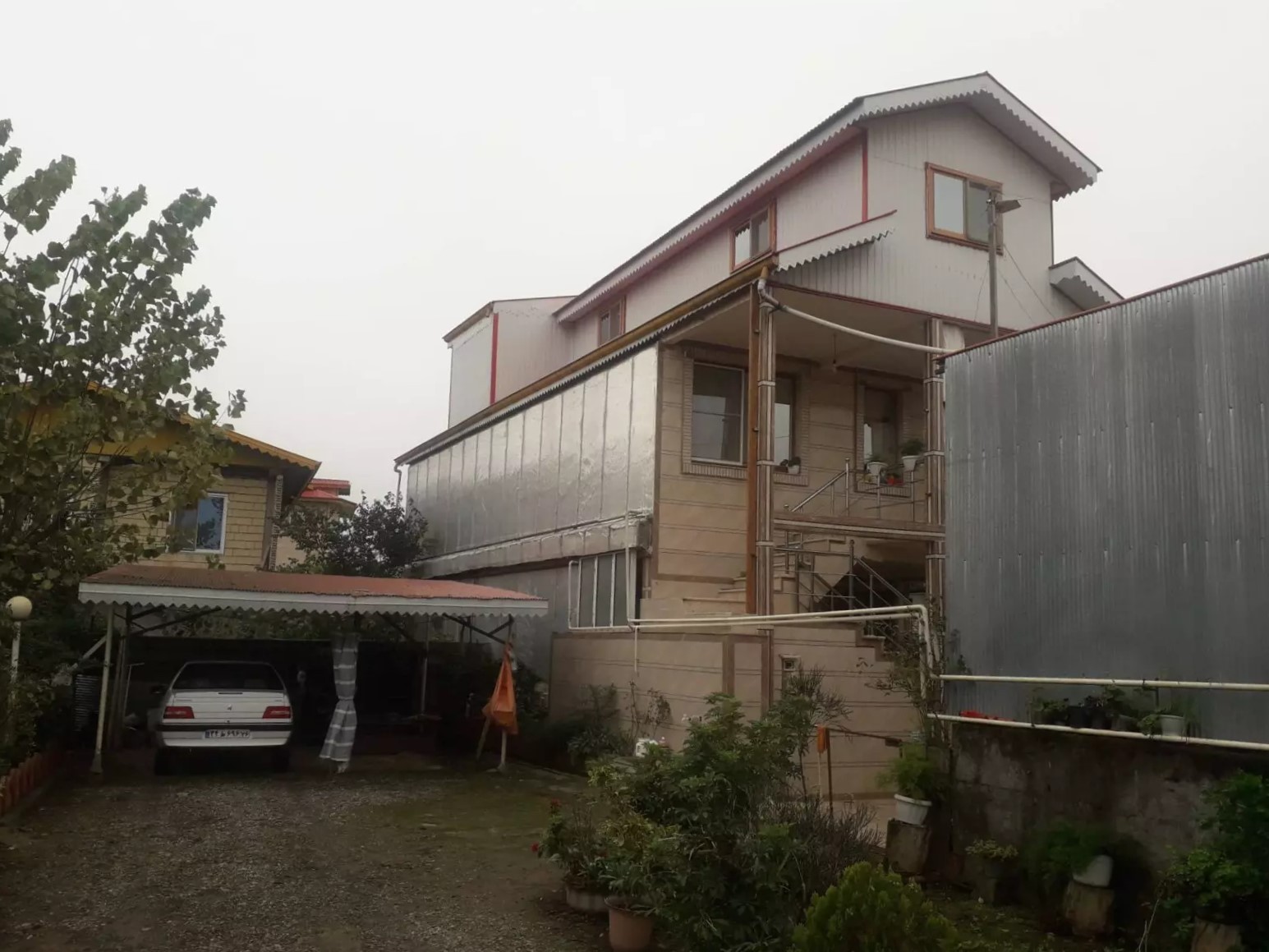 نمای بیرونی ساختمان