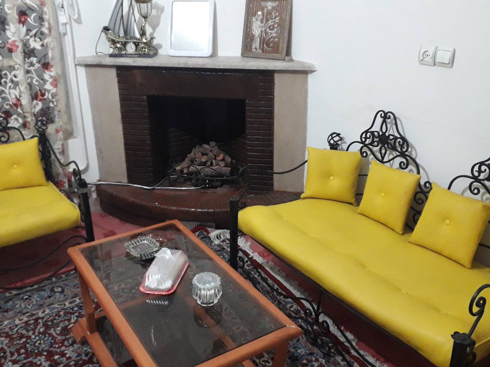 اتاق پذیرایی بالا