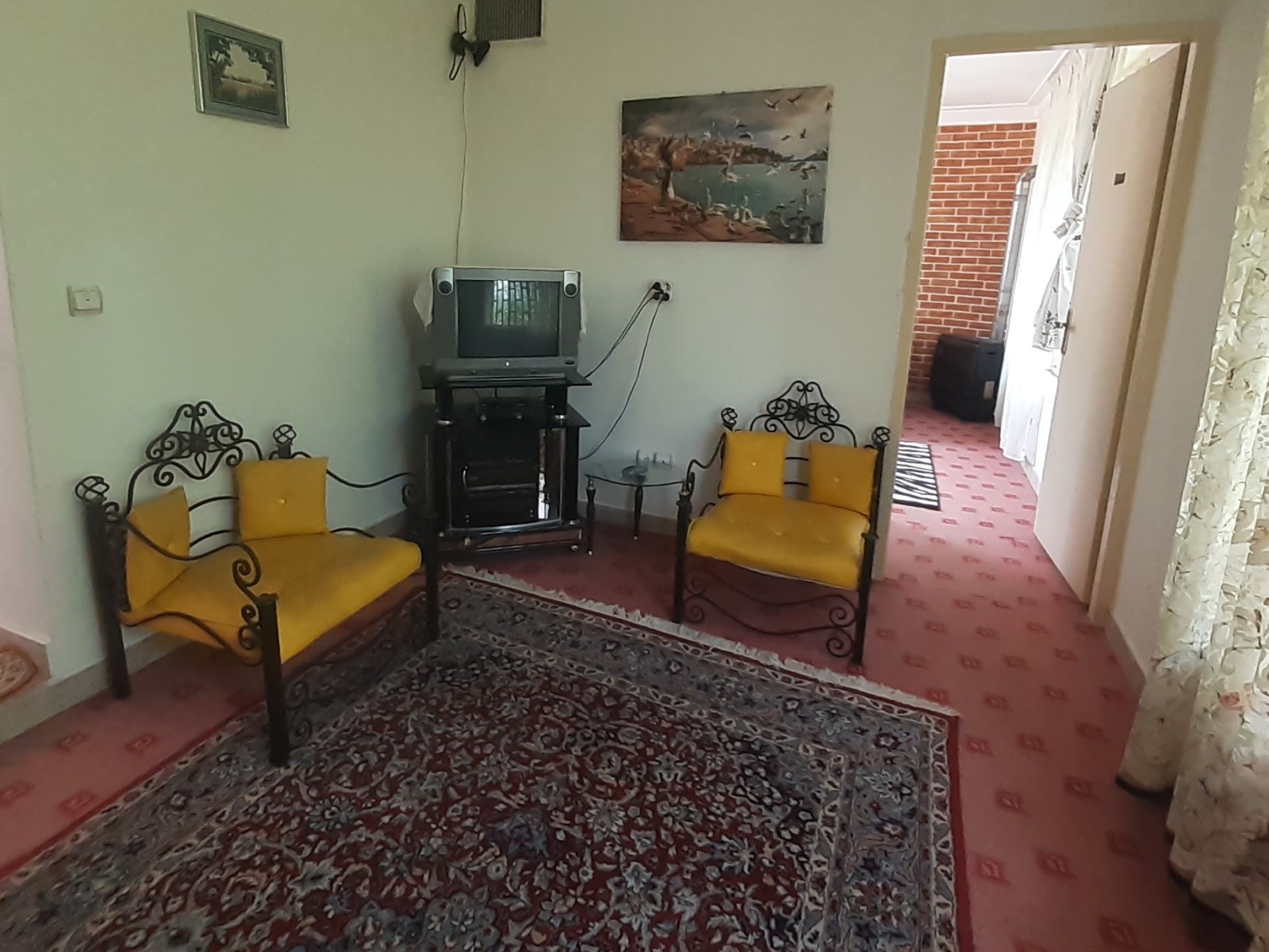 پذیرایی طبقه دوم