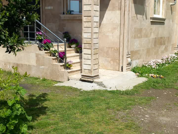 نمای بیرونی ساختمان