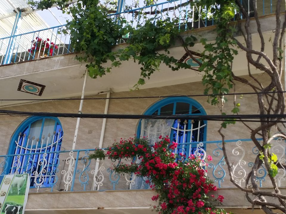 نمای بیرونی ساختمان