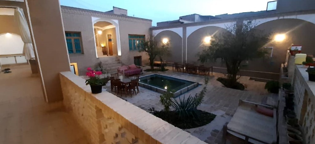 حیاط