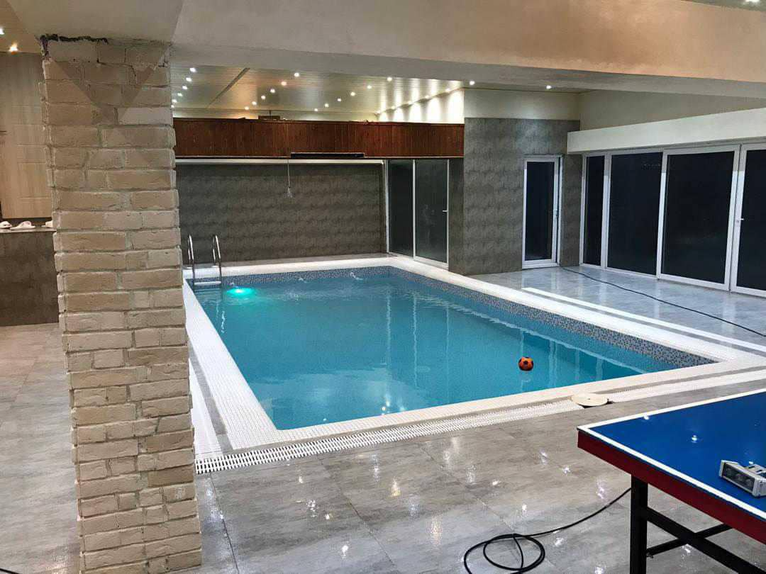 شامل استخر ، دوش و  تسویه مناسب می باشد