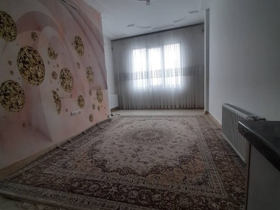 واحد نقلی در خیابان اصلی