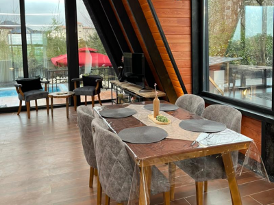 کلبه سوئیسی دو خوابه استخردار