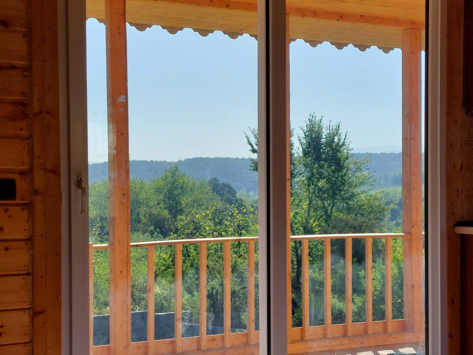 نمای داخل روبه بیرون