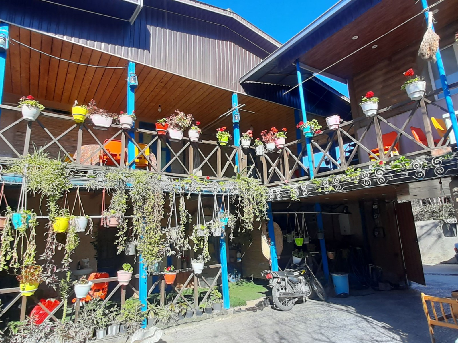 نمای بیرونی ساختمان