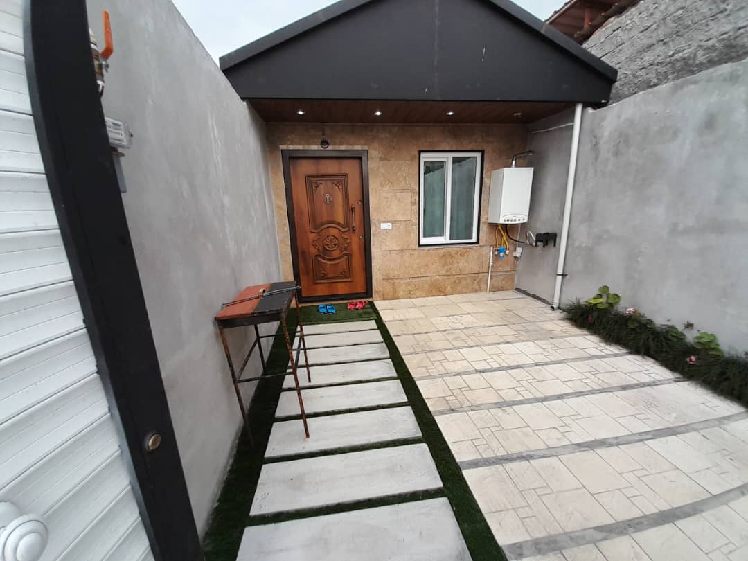 حیاط +کباب پز + پارکینگ