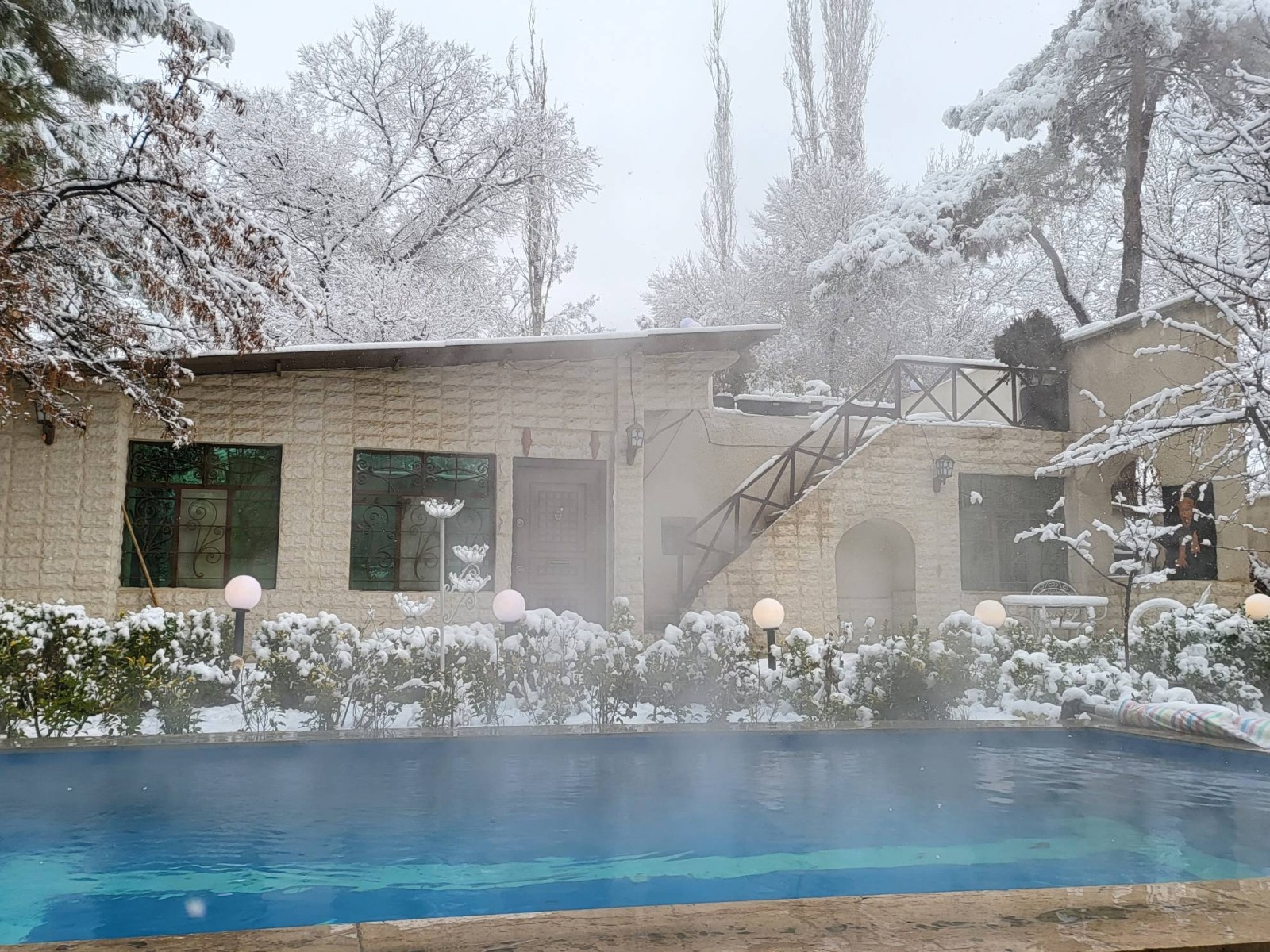 نمای بیرونی ساختمان