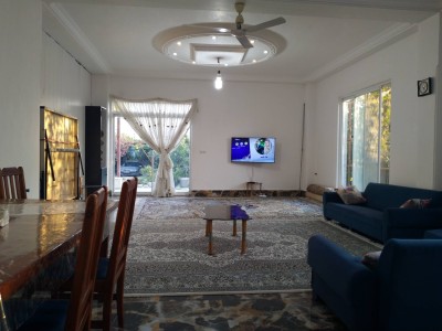 ویلای فلت روستایی با منظره باغ و زمین کشاورزی