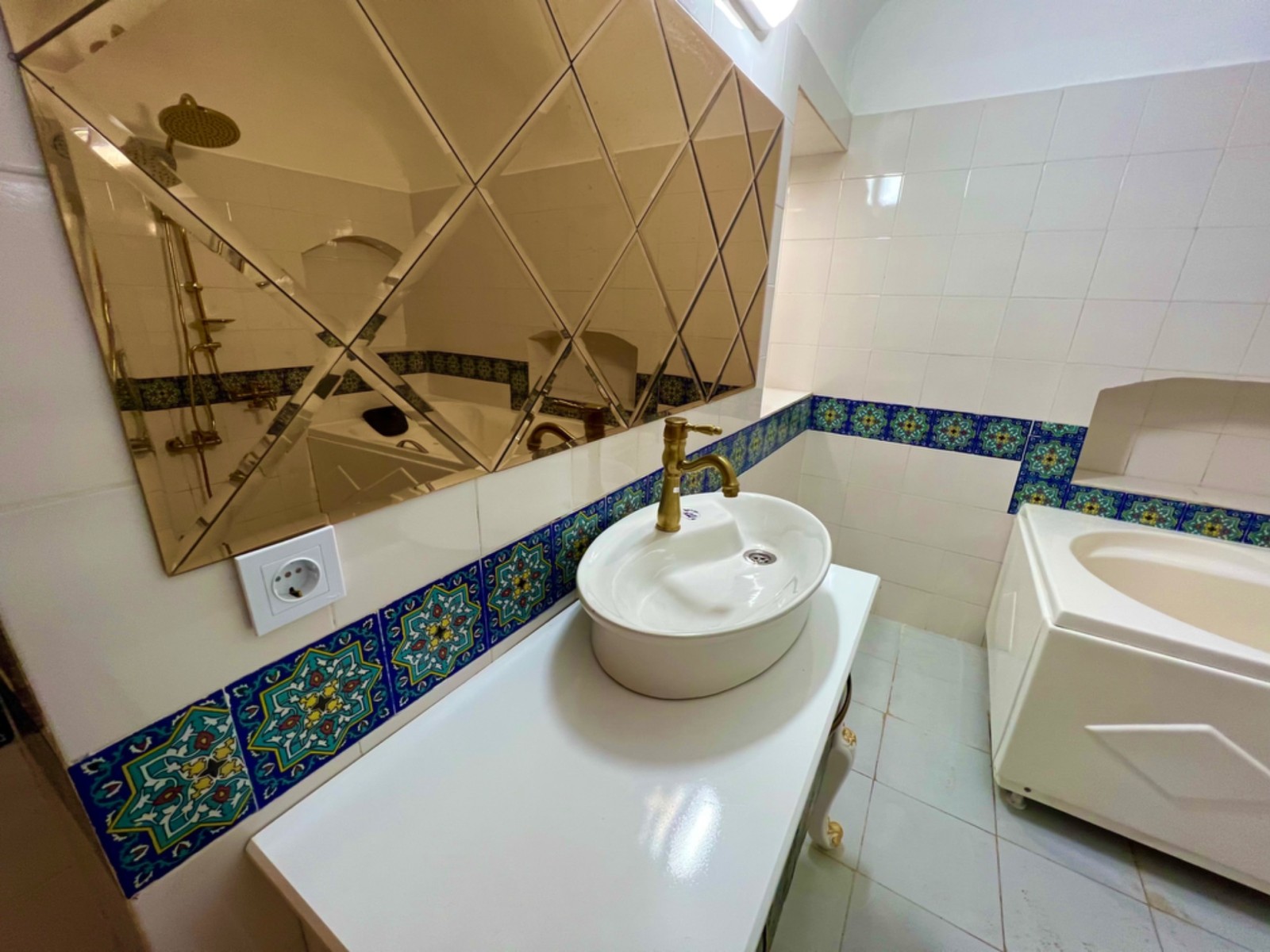 سرویس بهداشتی و حمام سرویس بهداشتی و حمام