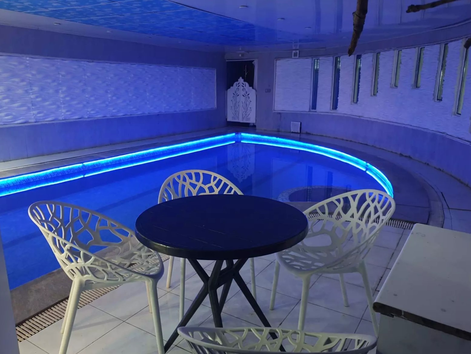 استخر استخر