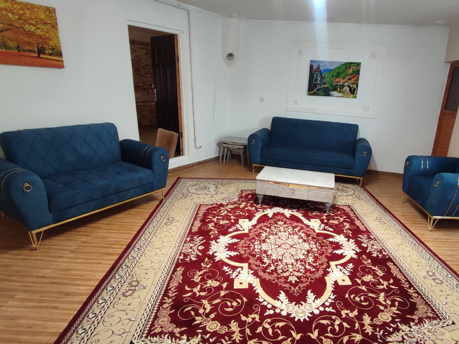 اتاق پذیرایی طبقه بالا
