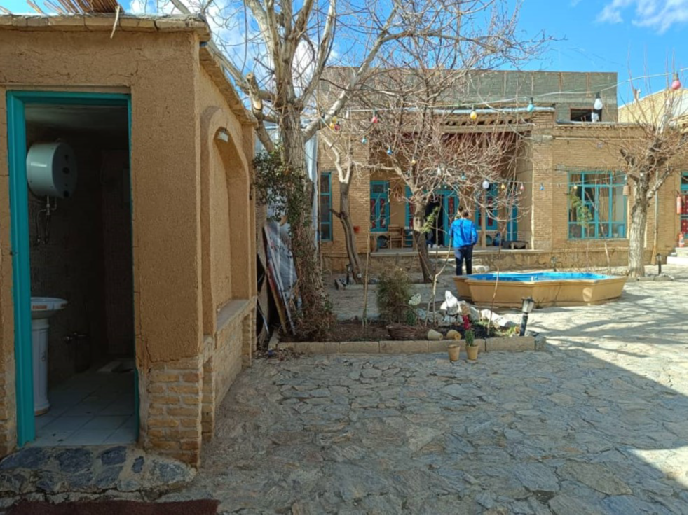 حیاط