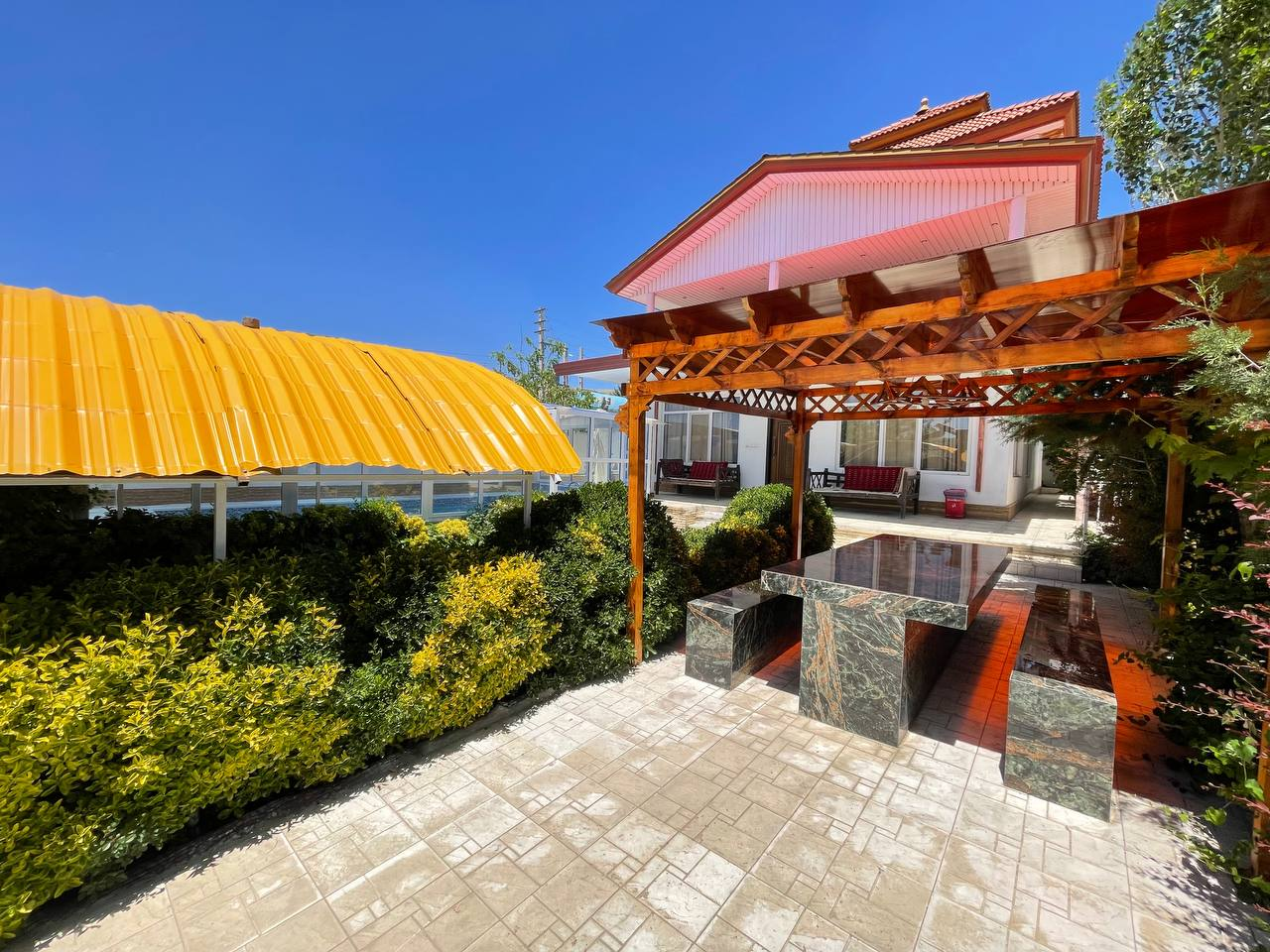 نمای بیرونی ساختمان نمای بیرونی ساختمان