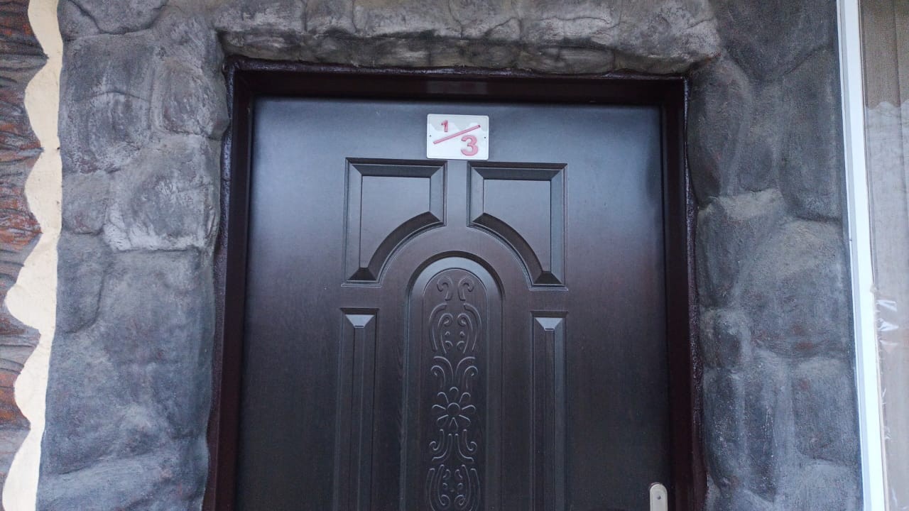 درب ورودی واحد