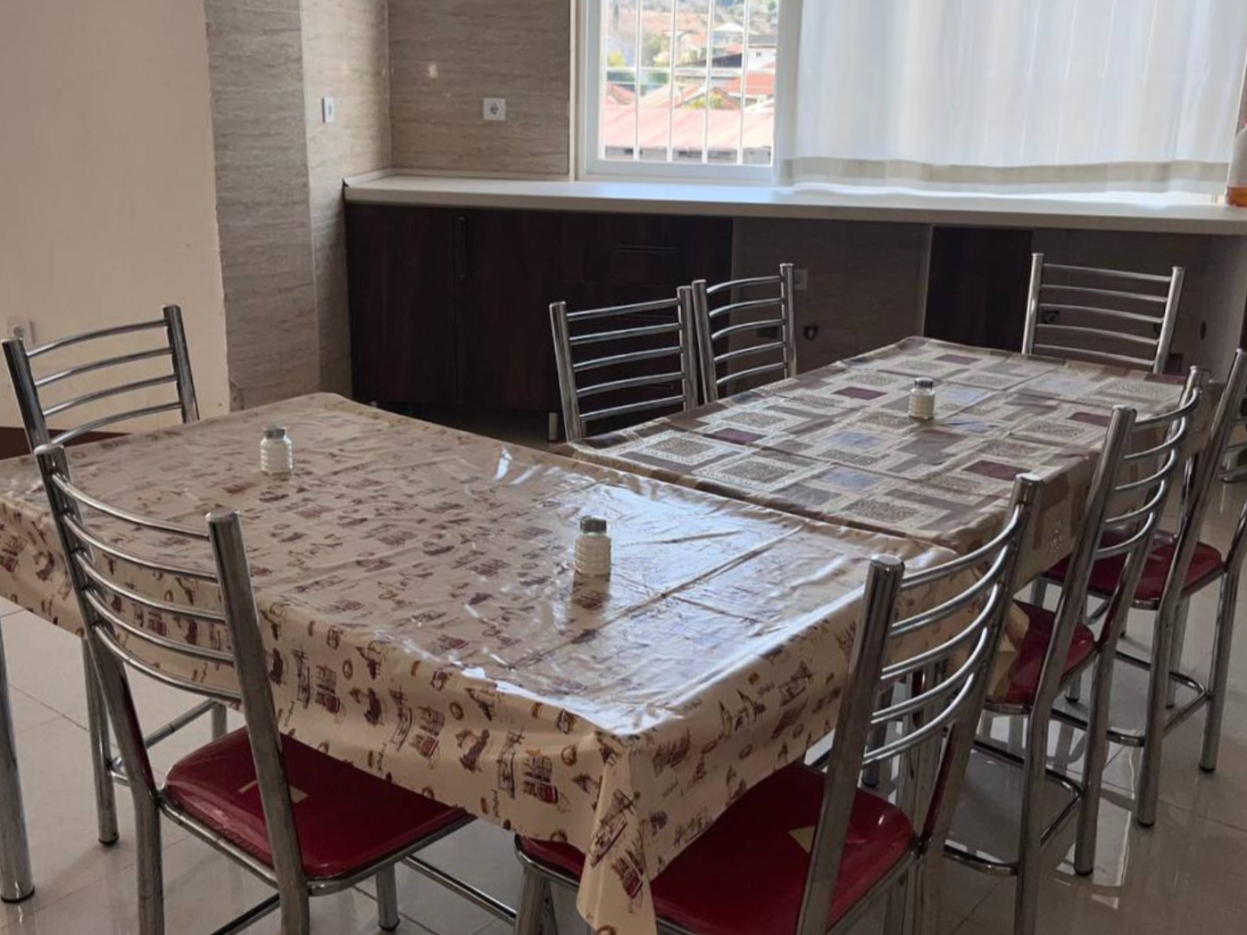 میز غذاخوری