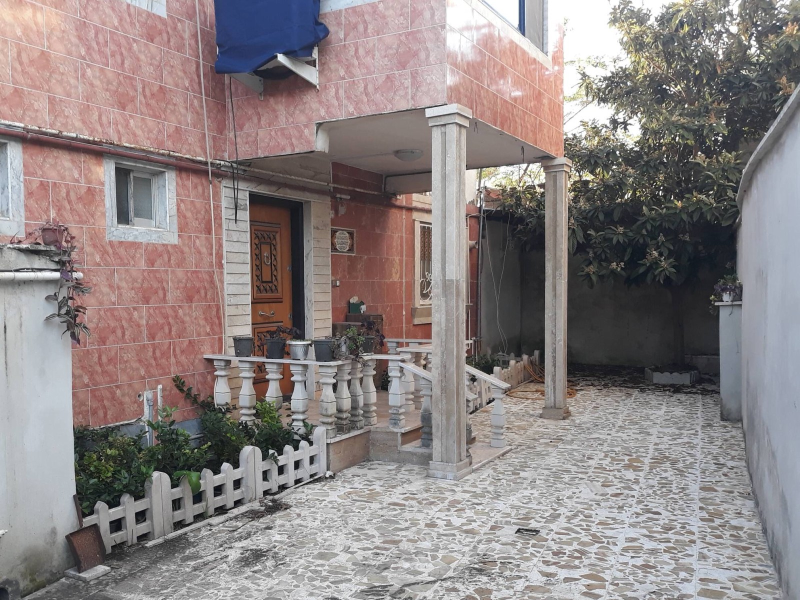 نمای بیرونی ساختمان